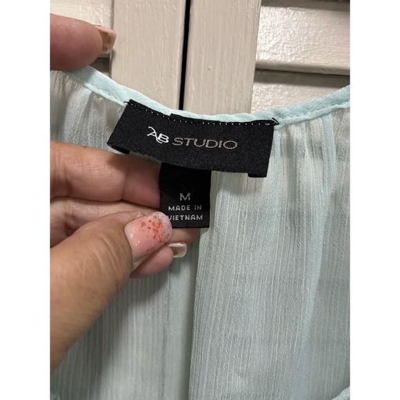 AB Studio Chiffon Green Long Sleeve Embroidered Scoop Blouse Size M Elastic Cuff - Picture 2 of 7
